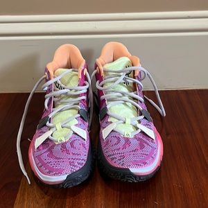 Kyrie basketball shoes size 8